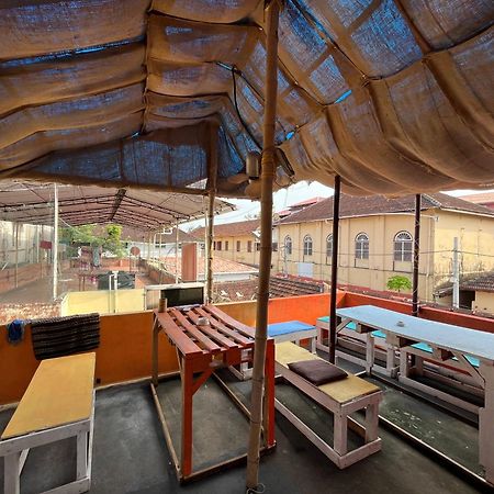 B Hostel Kocsín Kültér fotó